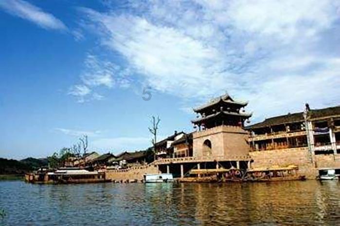 你觉得长得漂亮的优势大吗？游戏画面